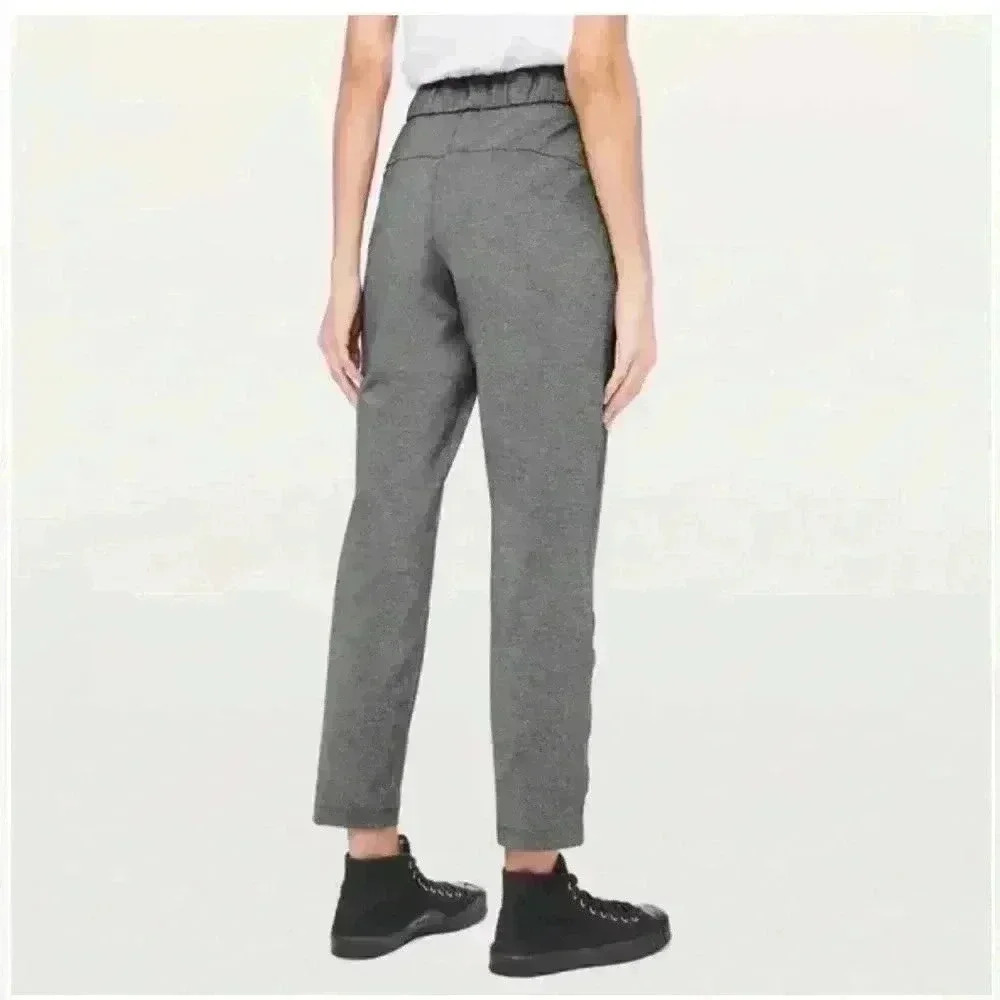 Lululemon On The Fly Mid-Rise Pant in Heathered gray